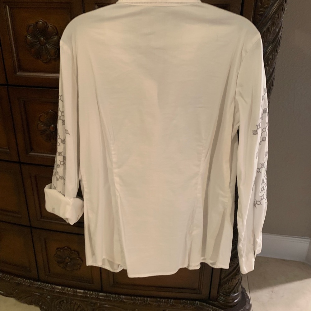 Shirt - Picture 5 of 6